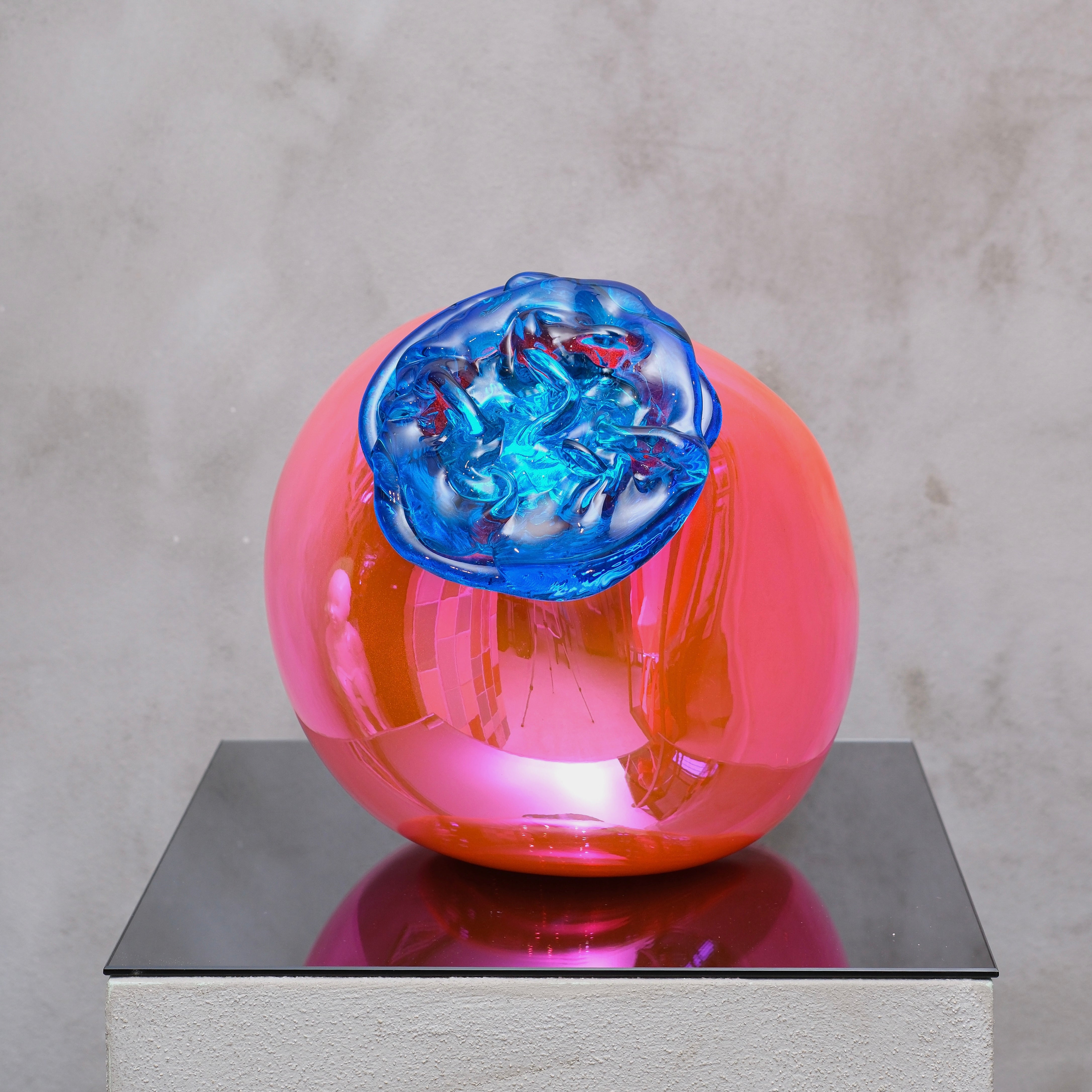 Ayşe Gül Süter - Spheres, 2025 – Snob Collector