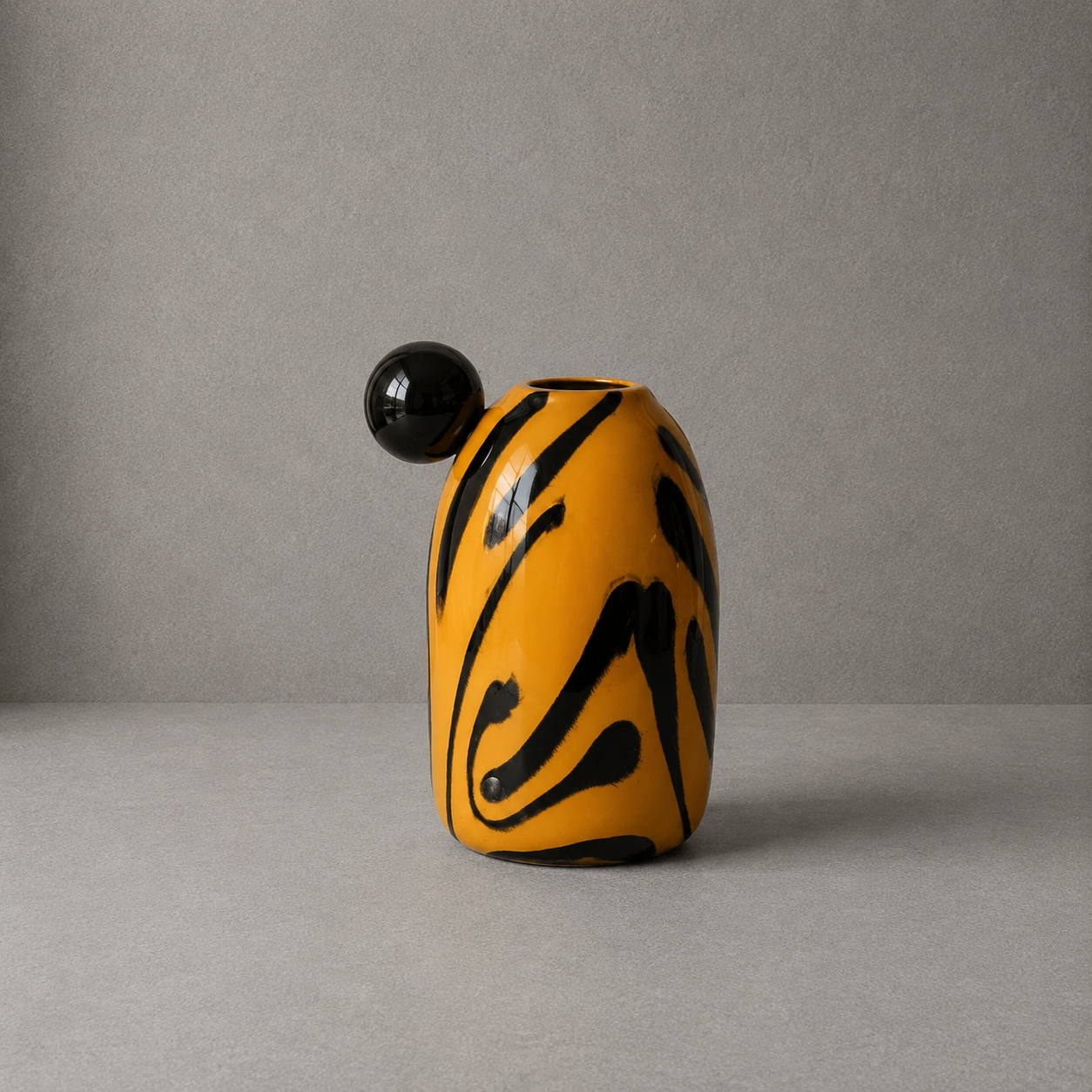 Egemen Kemal Vuruşan - Hydria Vase in Tiger Stripes