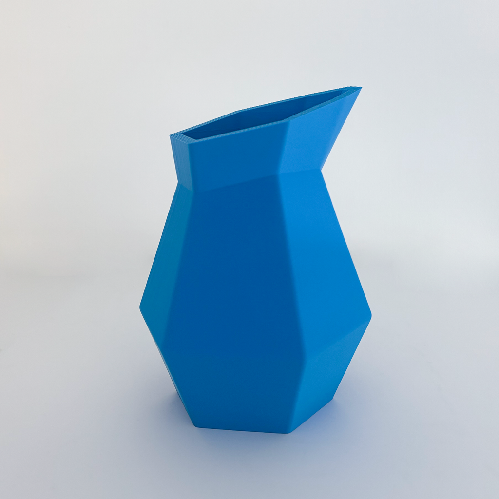 Asymmetrical Vase - Formasupra