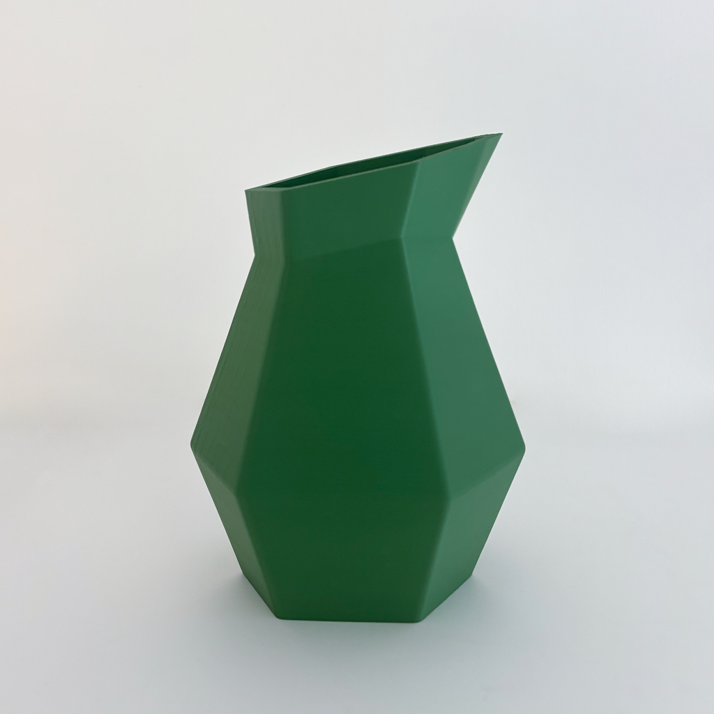 Asymmetrical Vase - Formasupra