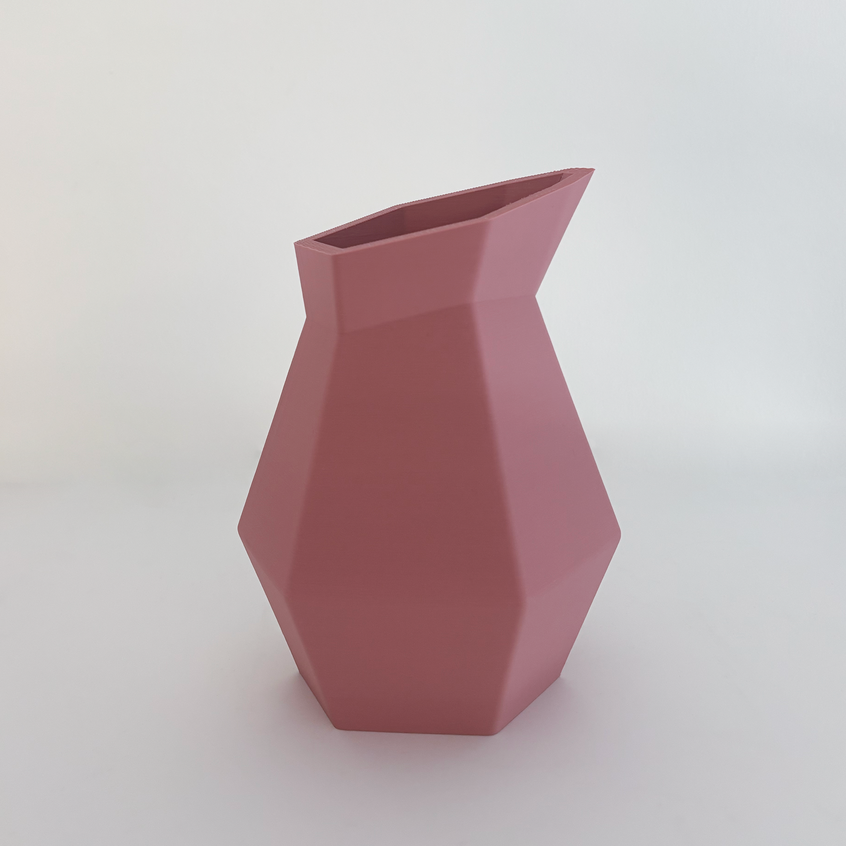 Asymmetrical Vase - Formasupra